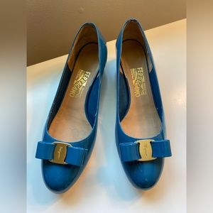 Salvatore Ferragamo Vara 1 Blue/Teal Patent leather 8.5 D, with sole protection